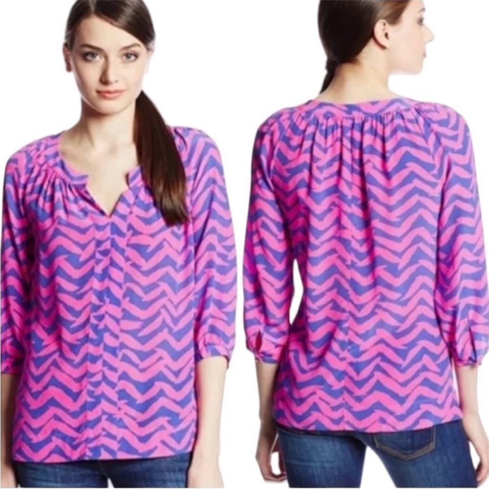 Lilly Pulitzer Moxy Blouse in Pop Pink I Got Lucky Print 100% Silk Size Small